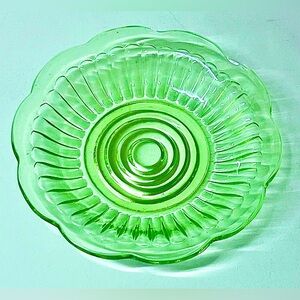 1930s Antique Vaseline URANIUM GLASS Fruit Ice Cream Dessert Dish Bowl